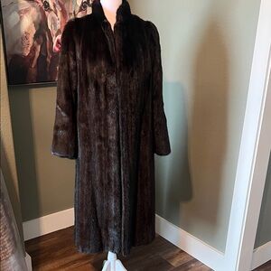 Elegant Sakowitz  Dark Brown Mink Fur Coat